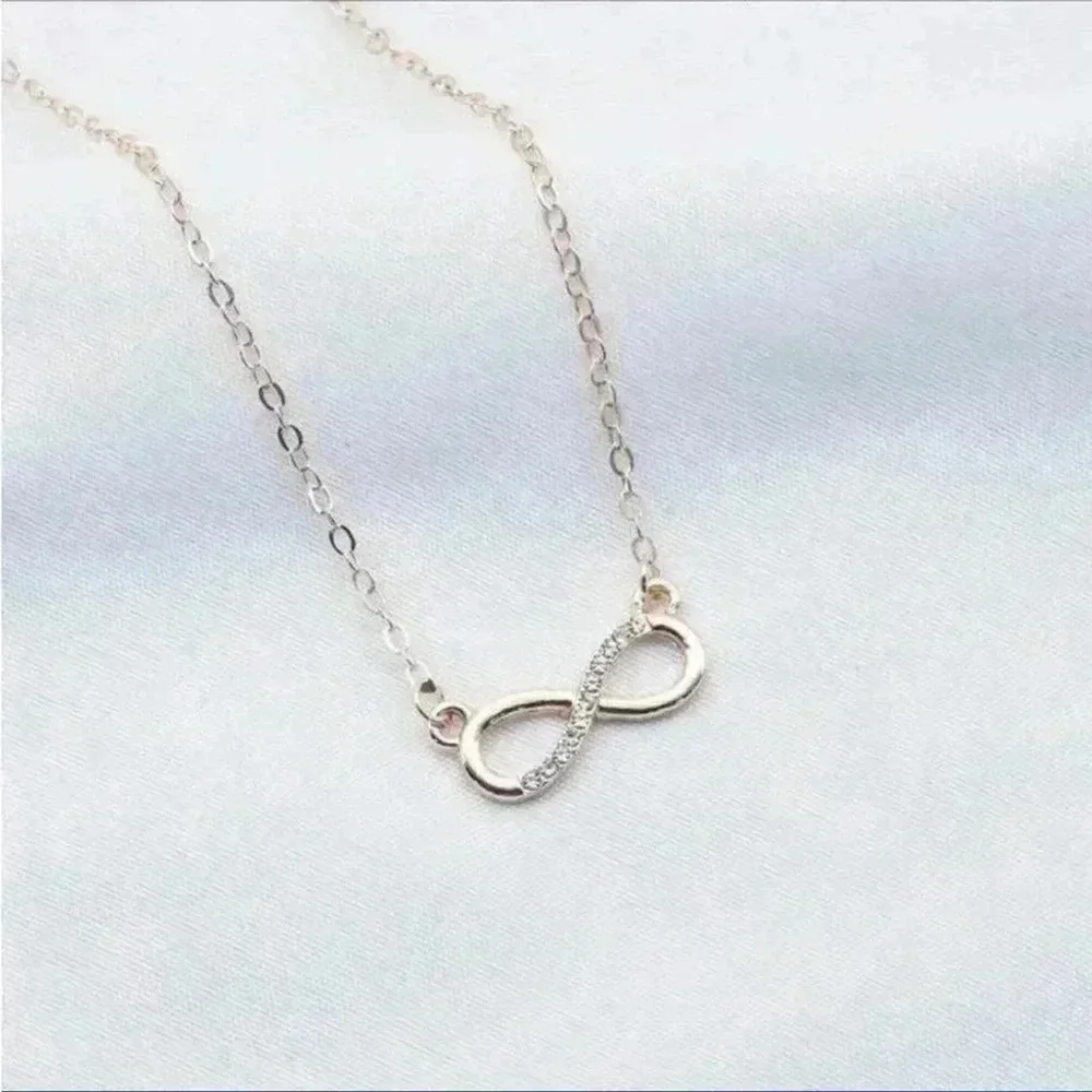 ⚠️Clearance Rose Gold Infinity Pendant Necklace - Picture 5 of 5